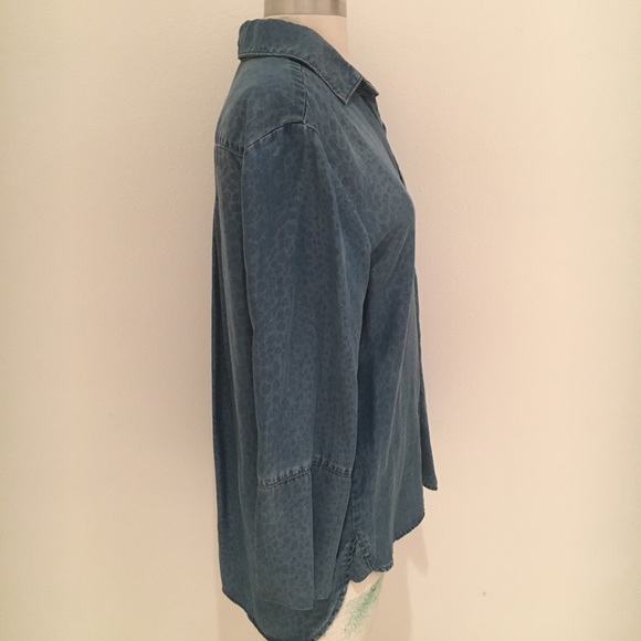 Bella Dahl Blue Cheetah Chambray Button Down - Picture 7 of 8